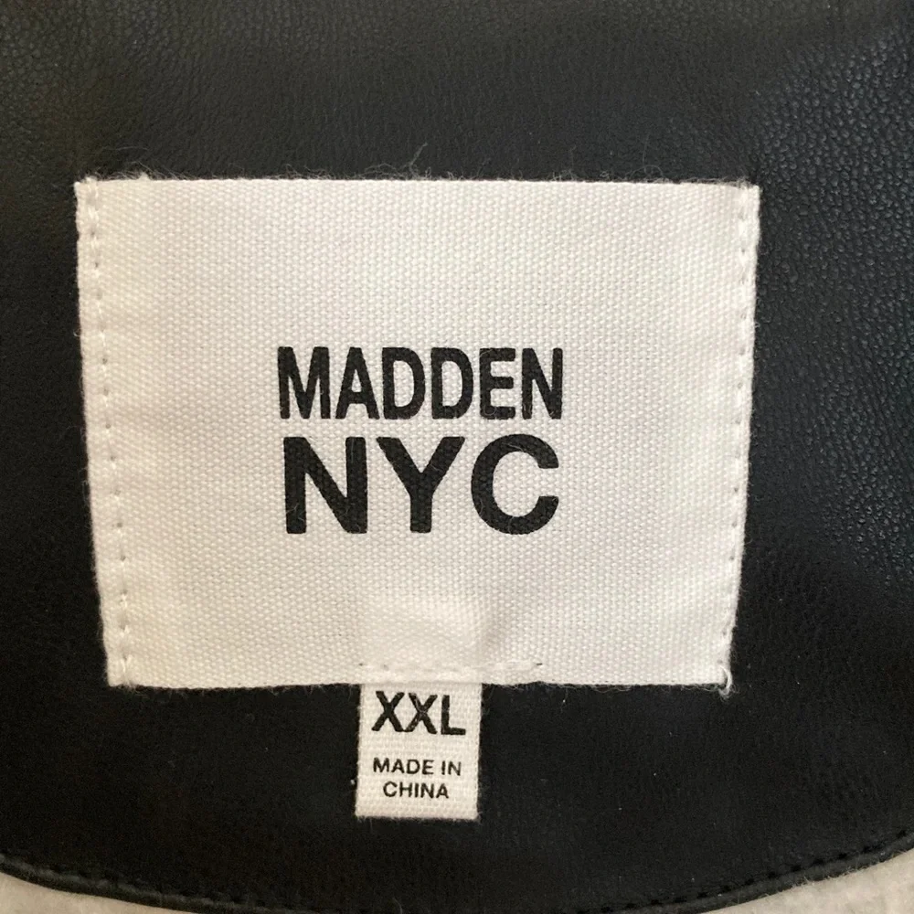NWOT Madden NYC Black and Cream Bomber Jacket - Picture 2 of 10